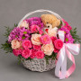 Корзина из роз и хризантем с мишкой «Ты прелесть»